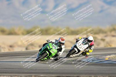 media/Dec-07-2025-CVMA (Sun) [[3e7d2de5dc]]/Race 18-Formula Twins-Formula 40 UL/